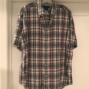 Short sleeve button down